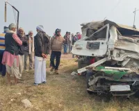 हमीरपुर : टूरिस्ट बस की टक्कर से बोलेरो के परखच्चे उड़े, चार की मौत 