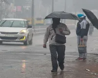UP: फिर मौसम ने ली करवट, छाए बादल और हुई बूंदाबांदी, पहाड़ों की बर्फबारी का तराई में असर