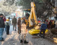 Bareilly : नगर निगम की बुलडोजर कार्रवाई को लेकर नोक-झोंक