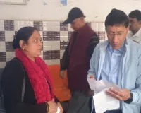 कानपुर हैलट : निरीक्षण में प्राचार्य को पर्चे पर लिखी मिली बाहर की दवा और जांच, डॉक्टर पर होगी कार्रवाई 