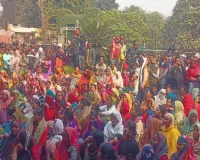 कानपुर : नगर निगम में निजीकरण के विरोध में छह घंटे चला धरना प्रदर्शन, नगर आयुक्त ने वार्ता