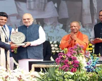 यूपी दिवस : मुख्यमंत्री युवा उद्यमी विकास अभियान में बेहतर प्रदर्शन करने वाले पांच जिलाधिकारी सम्मानित 