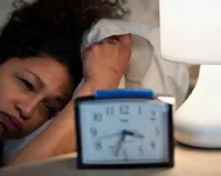 Health : नींद की कमी छीन सकती है चेहरे और बालों की चमक, जान लें इसके बड़े नुकसान