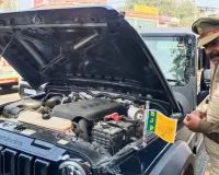 बाराबंकी : हूटर बजाते मिली ‘चाचा की गाड़ी’, 10 हजार चालान