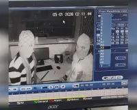 Bareilly: पीएनबी की खिड़की काटकर घुसे चोर, स्ट्रांग रूम तोड़ने की कोशिश