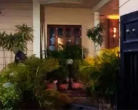 कोडीन कफ सिरप मामले में मुख्य आरोपी के घर पुलिस का छापा 