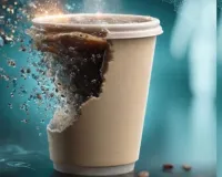 हर रोज की कॉफी में छिपा है खतरा... एक प्लास्टिक कप से निगल लेते हैं साल भर में 3.63 लाख माइक्रोप्लास्टिक कण, रिसर्च में हुआ बड़ा खुलास 