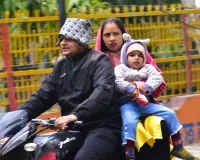 Moradabad: सुबह बादल व कोहरा, दोपहर बाद सूरज ने बादलों की ओट से झांका