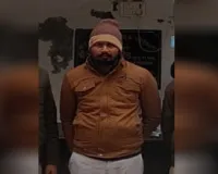 Moradabad: घेराबंदी कर नशा तस्कर को किया गया गिरफ्तार, गांजा बरामद