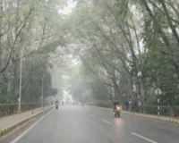  पश्चिमी विक्षोभ के असर से दिल्ली में बदला मौसम...लुढ़का पारा, यूपी के कई जिलों में बारिश   