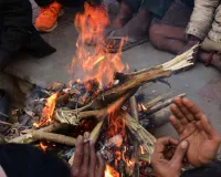  लखनऊ में अलाव सिर्फ कागजों पर:  वीआईपी इलाकों के अलावा नहीं जल रहे अलाव, ठिठुर रहे जरूरतमंद