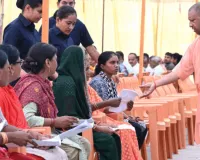 गोरखपुर में सीएम योगी का जनता दरबार,  अफसरों को दिया पूरी तत्परता, त्वरित और संतुष्टिपरक निस्तारण के निर्देश 