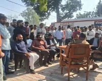  बाराबंकी : नाराज करणी सेना के कार्यकर्ताओं घेरी कोतवाली, निष्पक्ष जांच की मांग