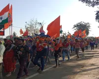 बाराबंकी : भूख-प्यास भूल पैदल चले आ रहे शिवभक्त, भगवामय हुआ महादेवा