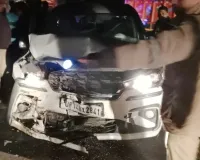 Rampur : दो कारों की आमने-सामने टक्कर में तीन युवक घायल, हालत गंभीर