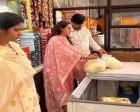 बाराबंकी में मिलावटखोरों पर शिकंजा, मिठाई और कचरी कराई नष्ट 