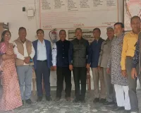 बाराबंकी : काली पट्टी बांध शिक्षकों ने किया प्रदर्शन, दी यह चेतावनी 