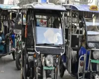 कानपुर : कलर कोड ऊंट के मुंह में जीरा, 70 हजार ई-रिक्शे अवैध, पैदल चलना मुश्किल 