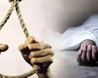 Rampur : पिता ने आत्महत्या कर ली तो बेटी ने मां के खिलाफ करा दी एफआईआर, बोली-मां के अवैध संबंधों से टूट गए थे पापा