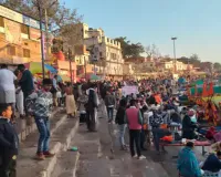 अमावस्या पर चित्रकूट में उमड़ा आस्था का सैलाब : मंदाकिनी नदी में 5 लाख से अधिक श्रद्धालुओं ने किया स्नान-परिक्रमा 