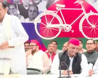 बसपा सरकार में मंत्री रहे नसीमुद्दीन सिद्दीकी और फूल बाबू सपा में शामिल, अखिलेश यादव ने दिलाई पार्टी की सदस्यता