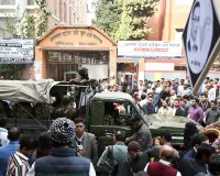 बांग्लादेश में मतदान संपन्न : कई पोलिंग बूथों पर हिंसा झड़प, महिला एजेंट्स को परेशान करने का आरोप