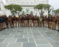 बाराबंकी : विवाद के बाद मजार रोड पर पुलिस का कड़ा पहरा, दुकानदारों में हड़कंप