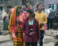 गोंडा में गन्ना चोरी पर खूनी संघर्ष : भाई को बचाने दौड़े युवक की पीट-पीटकर हत्या, परिजनों में कोहराम