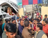 UP: ड्राइवर का इरादा नहीं था नेक ! दुल्हन की कार लेकर होने लगा फरार तो बरातियों ने किया हंगामा