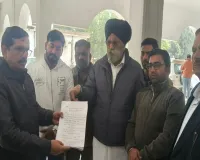 Moradabad: मतदाता सूची में गड़बड़ी, सपाइयों ने जताया विरोध