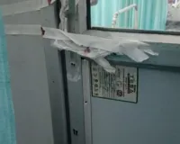 Moradabad: सील अस्पताल में ऑपरेशन की थी तैयारी, बाहर भीड़ देख कमरे में बंद किए मरीज