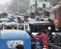 Bareilly: सिटी स्टेशन रोड पर पहले दिन ही जाम ने किया हलकान, हनुमान मंदिर के पास लगाया गया डायवर्जन