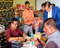 Moradabad: नवीन मंडी स्थल पर छापा, 8.25 लाख का खजूर सीज, खाद्य सुरक्षा विभाग ने की कार्रवाई