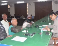 Bareilly: कैबिनेट मंत्री ने एसडीएम से कहा, निजी भूमि पर बने मंदिर के निर्माण में न डालें बाधा