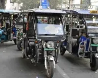 ई-रिक्शा चालक संघ ने नगर निगम मुख्यालय पर किया प्रदर्शन, पार्किंग की व्यवस्था न होने से जताई नाराजगी