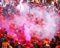 द्वापर युग की यादों से जाग उठी बरसाना की रंगीली गलियां, लट्ठमार होली के लिए पूरी तरह से तैयार