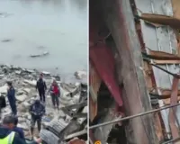 Nepal Bus Accident: त्रिशूली नदी में गिरी बस... 17 लोगों की मौत, 28 घायल; रात के अंधेरे में हुआ दर्दनाक कांड