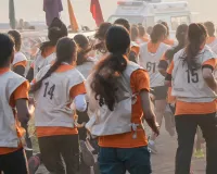 इंडियन आर्मी में अग्निवीर बनने के लिए मैदान में दमखम दिखाने उतरीं बेटियां,  हौसला और जुनून देखकर हर कोई रह गया दंग 