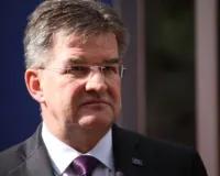 एपस्टीन फाइलों से स्लोवाकिया में भूचाल: शीर्ष अधिकारी ने दिया इस्तीफा, प्रिंस एंड्रयू पर फिर दबाव