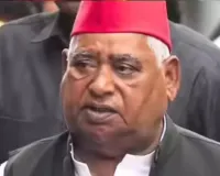 चुनाव आयोग अपने कार्यालय पर लगाए भाजपा का झंडा, बोले सांसद अवधेश-एसआईआर प्रक्रिया के जरिए पीडीए वर्ग के काटे जा रहे वोट