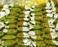 होली 2026 में गुझिया का धमाल: पिस्ता-बादाम-केसर से लेकर रोज-डेट और शाही बेक्ड तक, जरा देखिए 1500 रुपये प्रति पीस वाली सुनहरी गुझिया