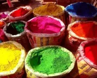 ये Holi कुछ खास है... अयोध्या और काशी में खेली जाएगी मक्का के गुलाल से होली