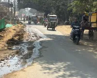 Bareilly : निर्माण कार्यों की धीमी चाल से मुश्किलों में डगर, खतरे में सफर