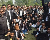 अधिवक्ता हत्याकांड:  5 करोड़ रुपये मुआवजा और अपर मुख्य अधिकारी की गिरफ्तारी की मांग