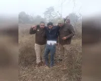 Bareilly : शराब पार्टी में विवाद के बाद दोस्त को छत से गिराकर मार डाला...एक आरोपी मुठभेड़ में गिरफ्तार