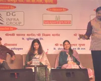 हास्य कवि सम्मेलन : सुनो गौर से पंजे वालों, फिर भी तुम में होगी खींचातानी