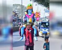 Moradabad: कांवड़ लेकर निकले शिवभक्त, महाशवरात्रि पर करेंगे भोले का जलाभिषेक