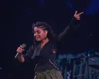 Bareilly : सुनिधि चौहान की मखमली आवाज पर जमकर थिरके छात्र