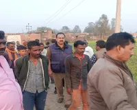 UP: मछुआरे ने तालाब में डाला जाल, मछली की जगह फंसा नवजात का शव, गांव में मचा हड़कंप