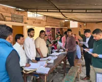 SIR अभियान दिवस पर डीएम ने किया बूथों का निरीक्षण,   दिए निर्देश, पात्र नागरिक का नाम मतदाता सूची में जोड़ा जाए